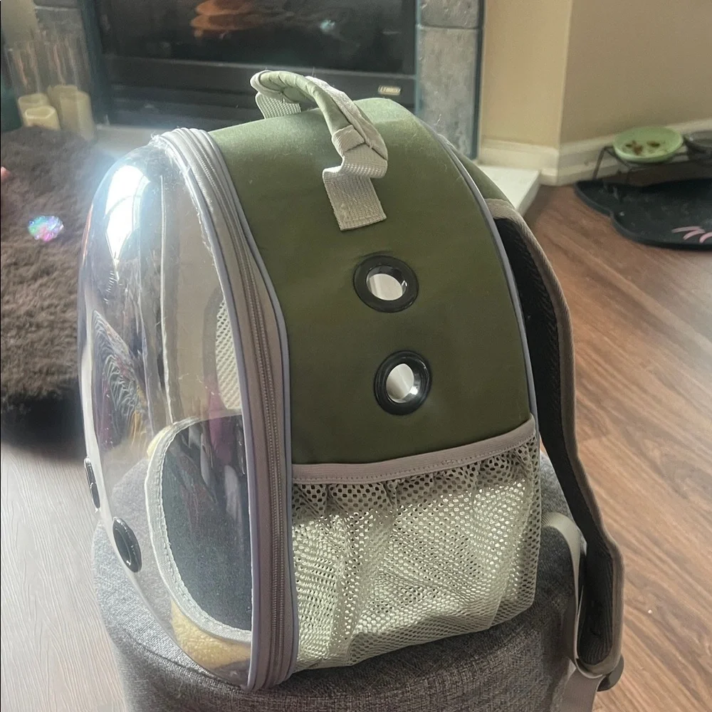 Green Bubble Pet Carrier Backpack with Clear Dome